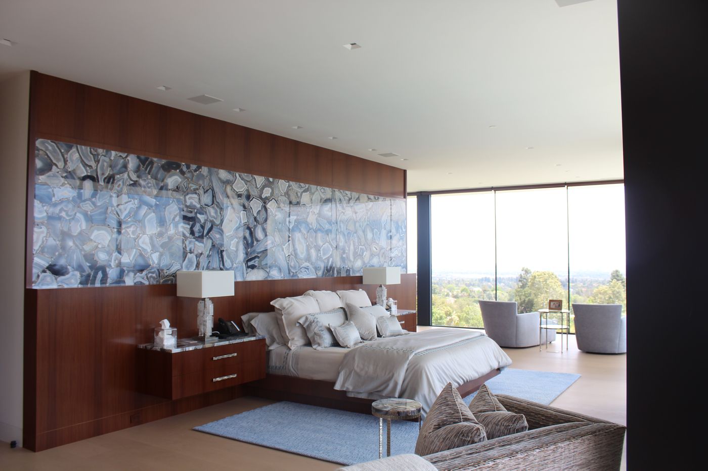 Agate feature wall in a living room